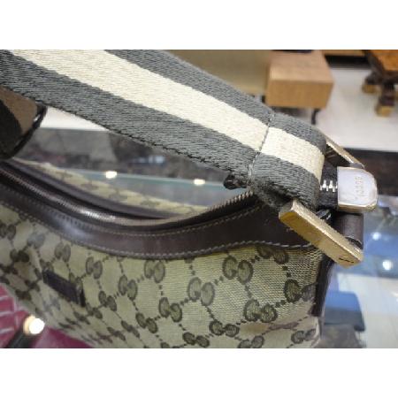 Gucci(����) 181092 īŰ GG�ΰ� �ڰ��� �Ｑ��Ƽġ ȣ�� ũ�ν���  [û�ֱ�õ������] �̹���2 - ���̺��� �߰���ǰ