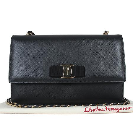 Ferragamo(��󰡸�) 21-E480 ���� �ٶ���� ���� ���ǾƳ� ����ü�� ��� ũ�ν���[���ֻ���] �̹���2 - ���̺��� �߰���ǰ