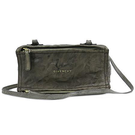 ����� �ǵ��� �̴� ũ�ν��� 