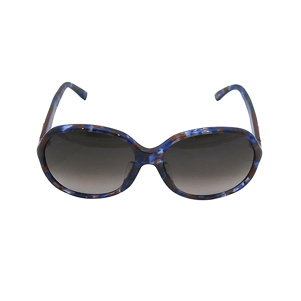 ����  ���۶�