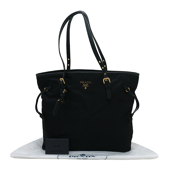 �����  �����