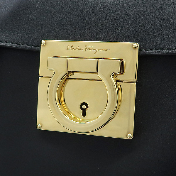 Ferragamo(��󰡸�) 21 F015 �����۵� ���� ��ġ��ΰ� ��� ���� ���� ��Ű 2WAY [��������] �̹���4 - ���̺��� �߰���ǰ