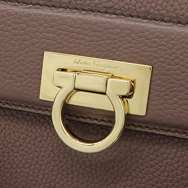 Ferragamo(��󰡸�) 21 F293 ��ġ�� ����ΰ� �� ��� ���� ��Ʈ�� + �����Ʈ�� 2WAY [��������] �̹���4 - ���̺��� �߰���ǰ