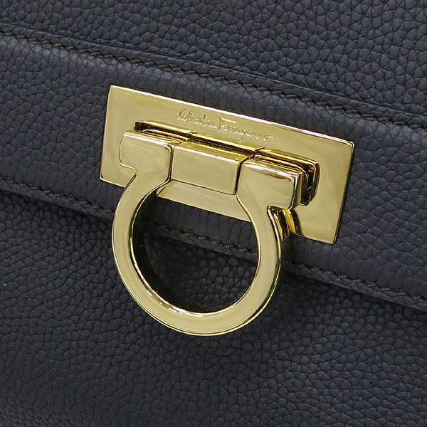 Ferragamo(��󰡸�) 21 F968 ���� ��ġ�� �ΰ� ��� �׷��� ���� ���Ǿ� ��Ʈ�� + ��Ʈ�� 2WAY [��������] �̹���4 - ���̺��� �߰���ǰ