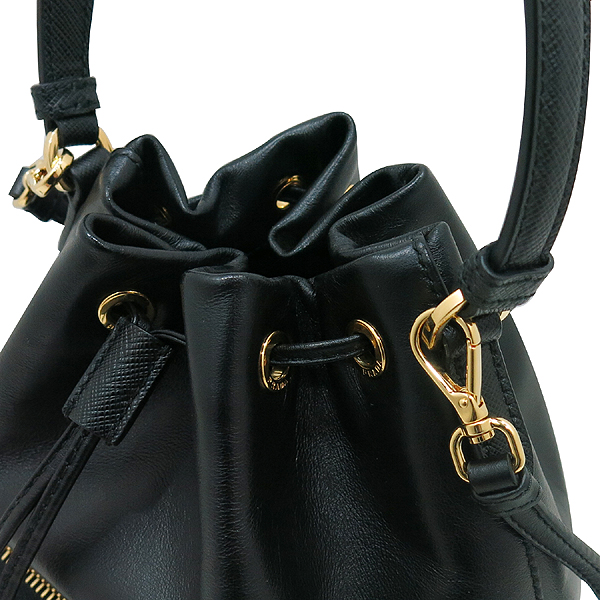 Prada(�����) 1BH038 ���� SOFT CALF+SAFFI Ʈ���� ���� ��Ŷ ��Ʈ�� + ũ�ν���Ʈ�� [��õ��] �̹���4 - ���̺��� �߰���ǰ