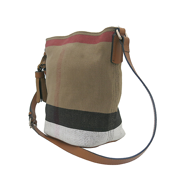 Burberry(������) 3982933 üũ ĵ���� �ֽ��� ���� ������ ���� ���� Ʈ���� ũ�ν��� + �����Ŀ�ġ [�λ꼾�Һ���] �̹���3 - ���̺��� �߰���ǰ