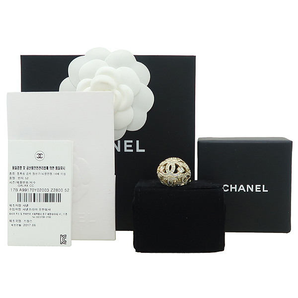 ����  ����