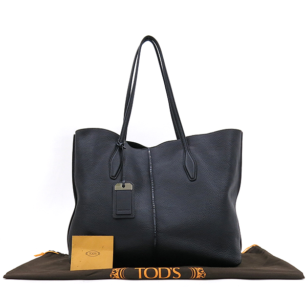 ����  �����