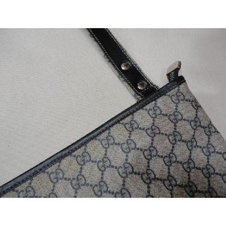 Gucci(����) 246412 ���̺� �ñ״�ó �� ���� GG�ΰ� PVC �޽��� ũ�ν��� w �̹���2 - ���̺��� �߰���ǰ