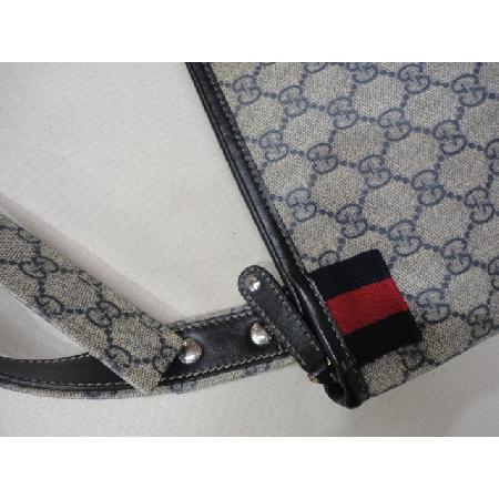 Gucci(����) 246412 ���̺� �ñ״�ó �� ���� GG�ΰ� PVC �޽��� ũ�ν��� w �̹���4 - ���̺��� �߰���ǰ