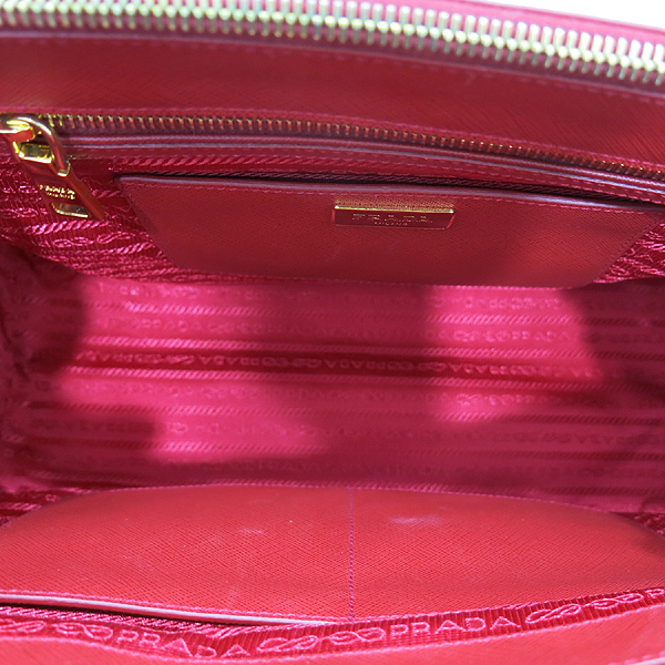 Prada(�����) BN2674 SAFFIANO LUX ���ǾƳ� ���� FUOCO+LACCA �÷� ���� �ﰢ �ΰ� �����̵� �� ���� ��Ʈ�� + �����Ʈ�� [��õ��] �̹���7 - ���̺��� �߰���ǰ