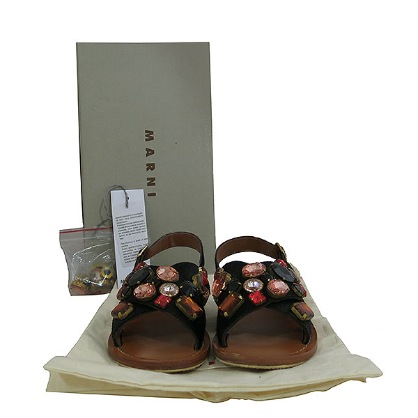 ������  ����