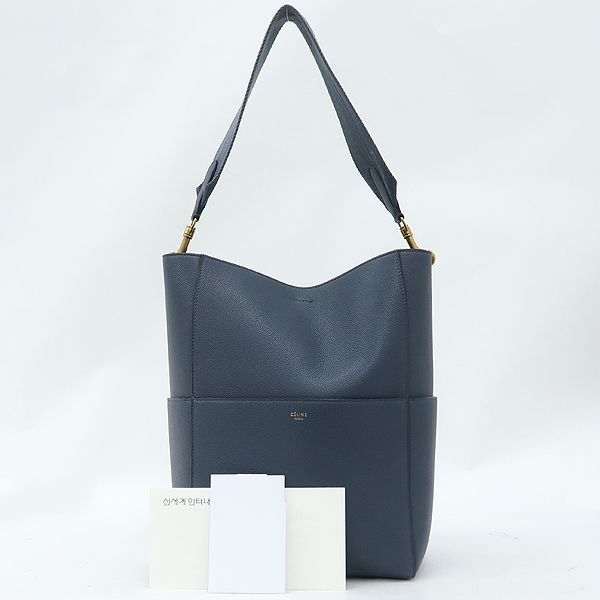 ������  �����