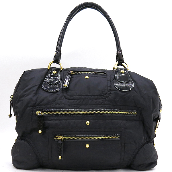 ����  �����