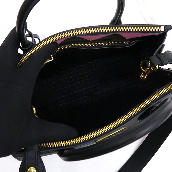 Prada(�����) 1BA102 NERO/BEGONIA SAFFIANO CITY(���ǾƳ� ��Ƽ) ��Ʈ�� + ��� ��Ʈ�� [��������] �̹���5 - ���̺��� �߰���ǰ