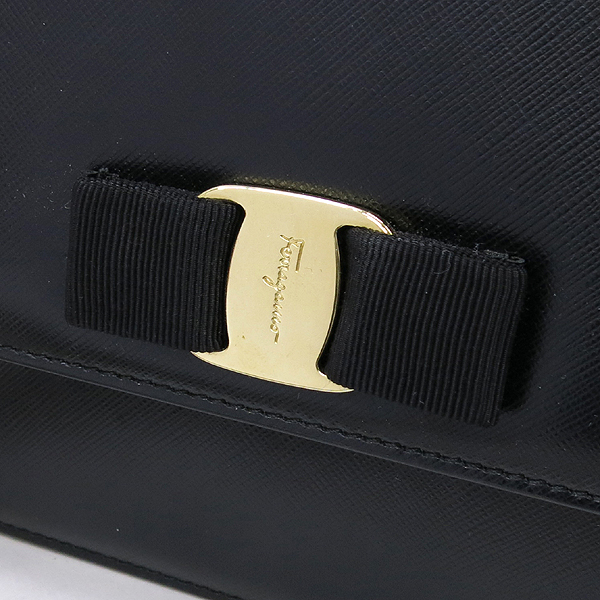 Ferragamo(��󰡸�) 21 E480 ���� �ٶ���� ���ǾƳ� ���� ü�� ũ�ν��� [��������] �̹���4 - ���̺��� �߰���ǰ