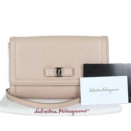 Ferragamo(��󰡸�) ����ٶ���� ������ ���� �̴� ü�� ũ�ν���[���ֻ���] �̹���2 - ���̺��� �߰���ǰ