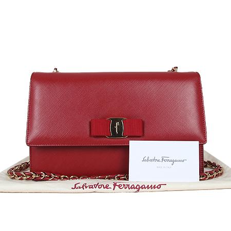 Ferragamo(��󰡸�) 21-E480 ���� �ٶ���� ���� ���ǾƳ� ����ü�� ��� ũ�ν���[���ֻ���] �̹���2 - ���̺��� �߰���ǰ