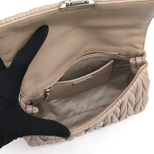 MiuMiu(�̿�̿�) CAMMEO �÷� ��Ʈ��� ü�� ũ�ν��� [��������] �̹���4 - ���̺��� �߰���ǰ