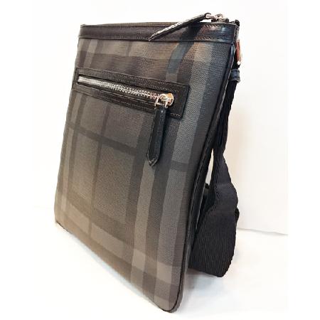 Burberry(������) 4060086 ��ũ �׷��� üũ ũ�ν���(w) �̹���2 - ���̺��� �߰���ǰ