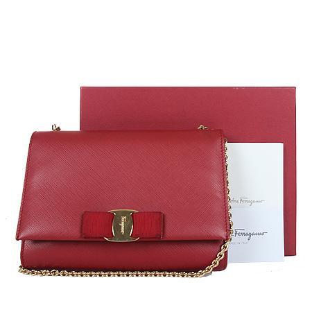 Ferragamo(��󰡸�) 22-B558 ���� �ٶ���� ���� ���ǾƳ� ���� ü�� ũ�ν���[���ֻ���] �̹���2 - ���̺��� �߰���ǰ