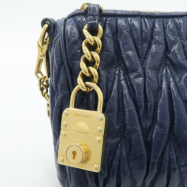 MiuMiu(�̿�̿�) ���� �ΰ� ��� ���׶� ���� �Ŀ�ġ�� �̴� ����� [�����] �̹���4 - ���̺��� �߰���ǰ