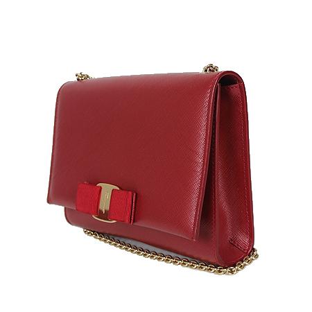 Ferragamo(��󰡸�) 22-B558 ���� �ٶ���� ���� ���ǾƳ� ���� ü�� ũ�ν���[���ֻ���] �̹���3 - ���̺��� �߰���ǰ