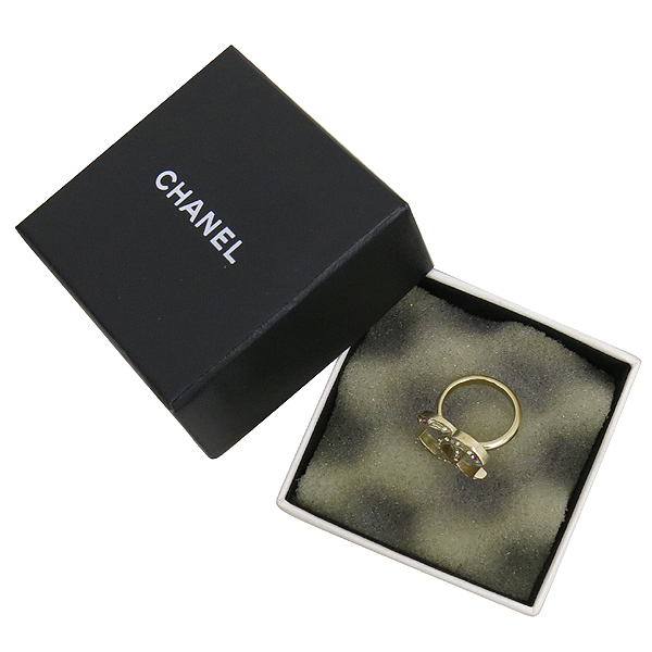 ����  ����