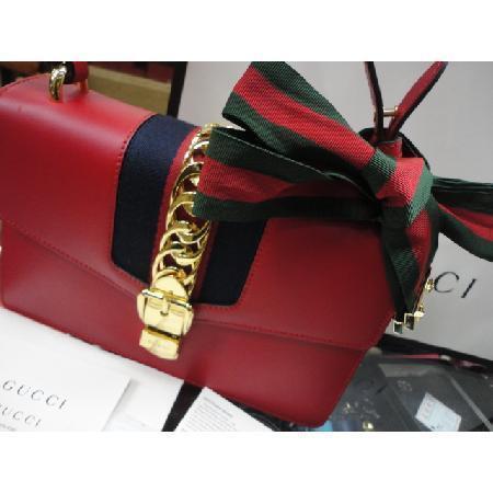 Gucci(����) 421882 Gucci Sylvie �Ǻ� ���� ���� ���� ����� + ���� ��Ʈ�� 2WAY �̹���4 - ���̺��� �߰���ǰ