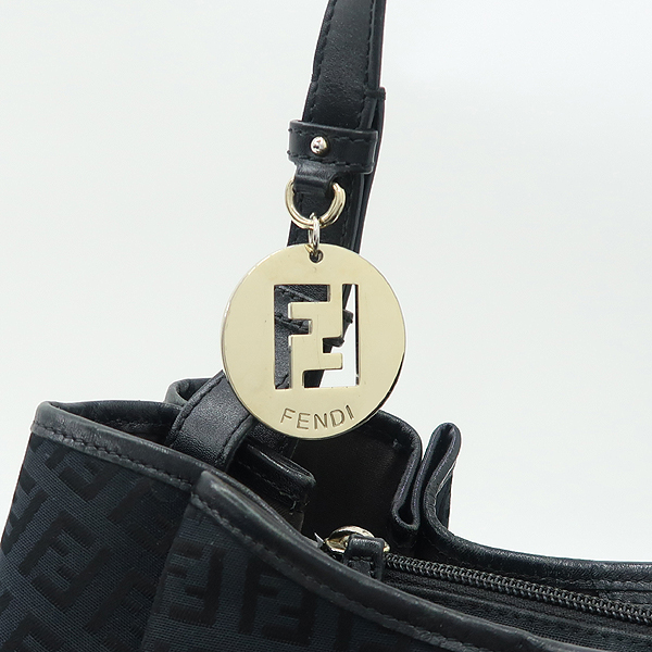 Fendi(���) 8BH220 FF�ΰ� ��ī �к긯 ����� [��������] �̹���3 - ���̺��� �߰���ǰ