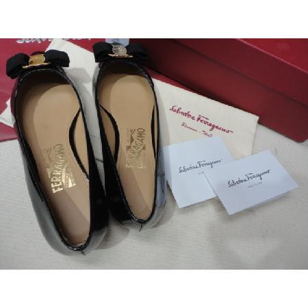 Ferragamo(��󰡸�) VARINA ���̴�Ʈ ���� �ٶ� ��� �÷� ���� w �̹���3 - ���̺��� �߰���ǰ