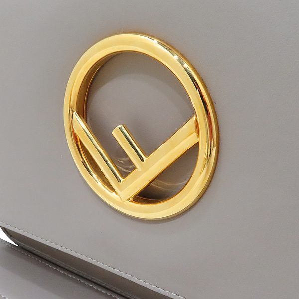 Fendi(���) 8BT284 �׷��� �÷� ī�� ���� FF �ΰ� ���׳�ƽ ��� �ǴϽ� �ͽ� ĭ ���� ���� ��Ʈ�� + �����Ʈ�� [��õ��] �̹���5 - ���̺��� �߰���ǰ