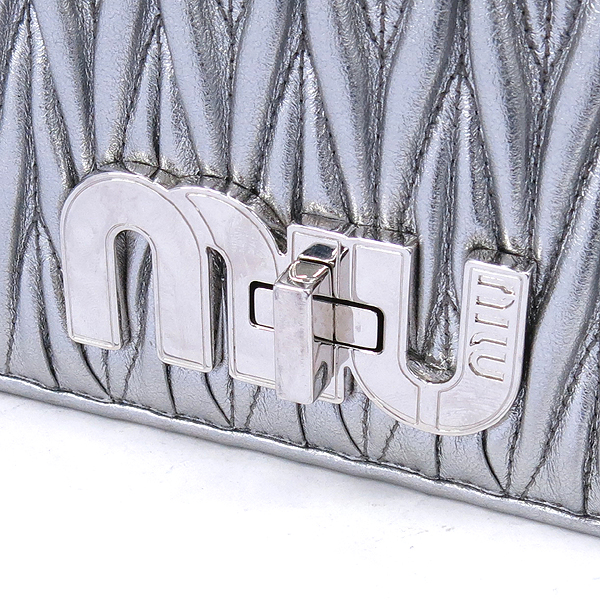 MiuMiu(�̿�̿�) 5BF069 �ǹ� �÷� ũ�ν��� [�����] �̹���4 - ���̺��� �߰���ǰ