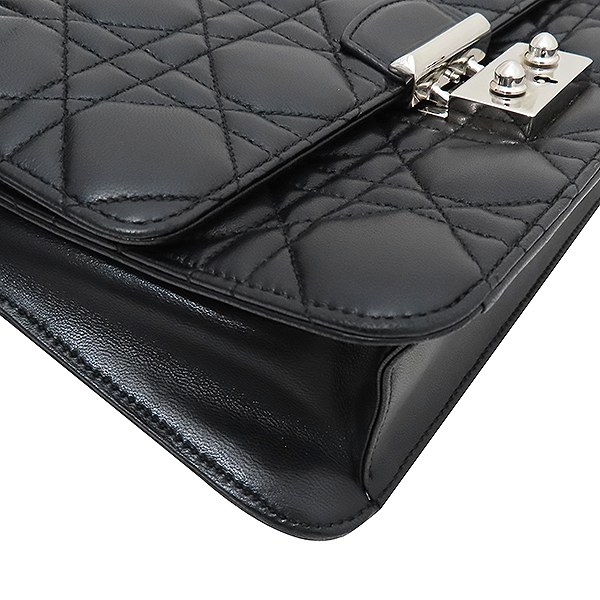 Dior(ũ����î���) S0257PGAI �����÷� �̽� ��� ���� ü�� ũ�ν��� [�λ꼭��Ե���] �̹���5 - ���̺��� �߰���ǰ