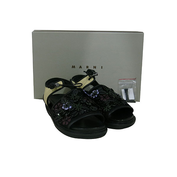 ������  ����