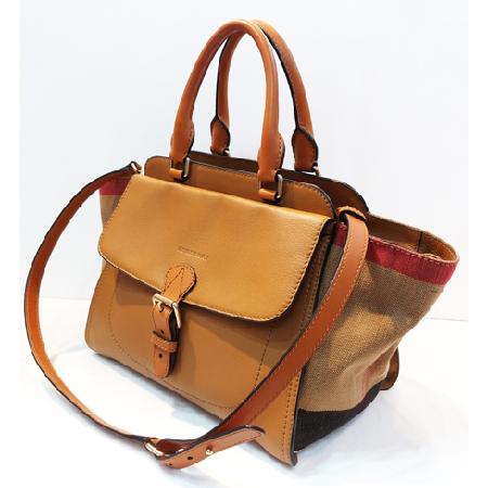 Burberry(¹ö¹ö¸®) 3992188 ÇϿ콺 üũ ºê¶ó¿î ·¹´õ Æ®¸®¹Ö Å䯮¹é + ¼ñ´õ ½ºÆ®·¦(w) Burberry(¹ö¹ö¸®) 3992188 ÇϿ콺 üũ ºê¶ó¿î ·¹´õ Æ®¸®¹Ö Å䯮¹é + ¼ñ´õ ½ºÆ®·¦(w)