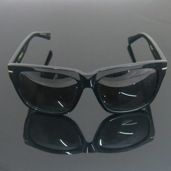 ����  ���۶�