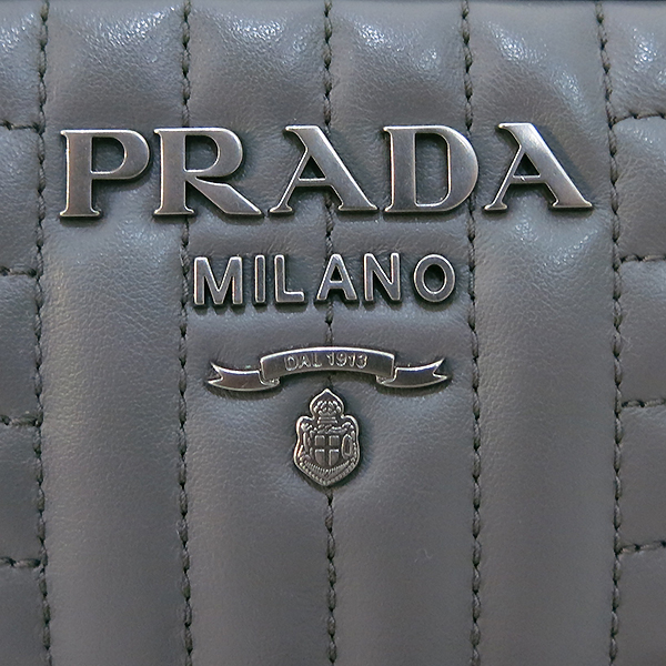 Prada(�����) 1BH084 ���̾Ʊ׷� �׷���  �÷� ũ�ν��� [�λ꼾�Һ���] �̹���4 - ���̺��� �߰���ǰ