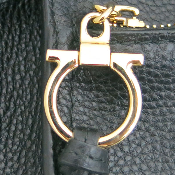 Ferragamo(��󰡸�) 21 F215 ��� ���͸� �ΰ� ���� �÷� ���� ���̹� L ������ ���� ���� ��Ʈ�� �� �����  [���빮��] �̹���4 - ���̺��� �߰���ǰ