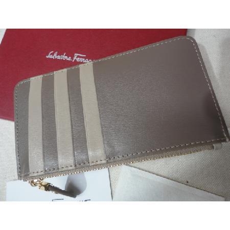 Ferragamo(��󰡸�) 22 D692 ��ġ�Ϸΰ� ���� ���������� ī������ w �̹���4 - ���̺��� �߰���ǰ