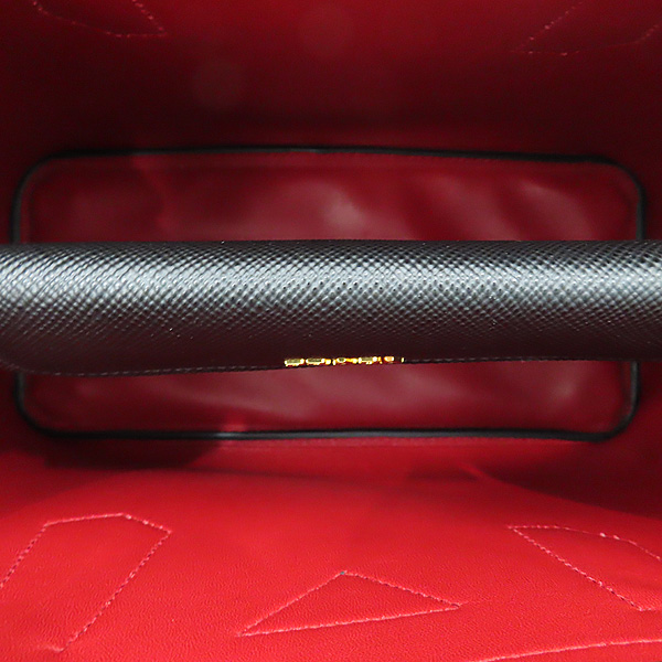 Prada(�����) 1BG887 SAFFIANO(���ǾƳ�) CUIR NERO/FUOCO ���� ���ǾƳ� ���� �κ��� ���� �ﰢ �ΰ� ��� ��Ʈ�� + ��� ��Ʈ�� 2WAY [��õ��] �̹���7 - ���̺��� �߰���ǰ