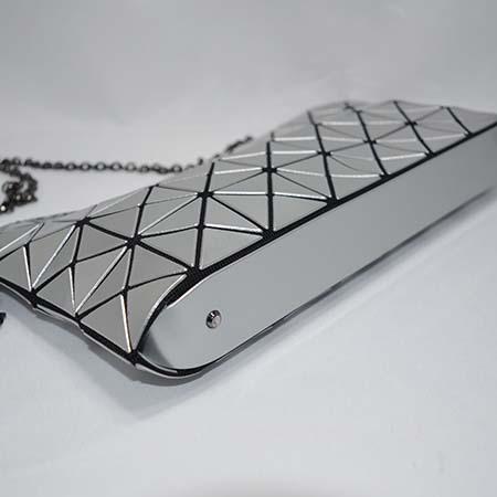 ISSEY MIYAKE (�̼��� �̾���) BB61-AG041 BAOBAO �ٿ��ٿ� Ŭ��ġ �� ũ�ν��� �̹���4 - ���̺��� �߰���ǰ