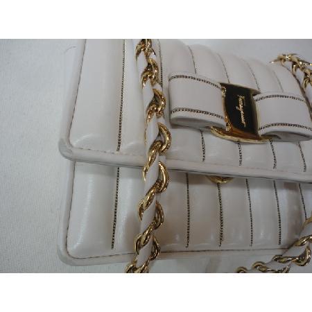 ��󰡸� 21-E202 �ٶ���� ���̺��� �̴� ũ�ν���