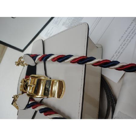 Gucci(±¸Âî) 470270 ½ºÆ®¶óÀÌÇÁ °ñµå ¹Ì´Ï ½Çºñ ž ÇÚµé Å䯮¹é + ·¹´õ Å©·Î½º ½ºÆ®·¦ + Åä¼õ ¼ñ´õ ½ºÆ®·¦ Gucci(±¸Âî) 470270 ½ºÆ®¶óÀÌÇÁ °ñµå ¹Ì´Ï ½Çºñ ž ÇÚµé Å䯮¹é + ·¹´õ Å©·Î½º ½ºÆ®·¦ + Åä¼õ ¼ñ´õ ½ºÆ®·¦