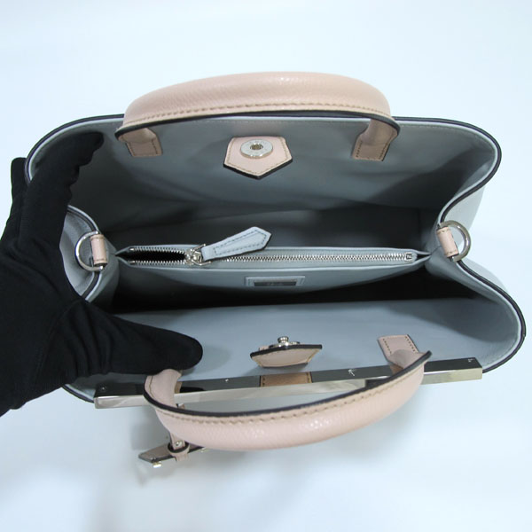 Fendi(���) 8BH253 �׷��� �÷� ���긣 S ������ ��Ʈ�� / ��Ʈ���н� [�뱸�ݿ��纻��] �̹���4 - ���̺��� �߰���ǰ