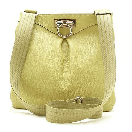 Ferragamo(��󰡸�) AU-21 B499 ���� ��ġ�� �ΰ� ũ�ν��� (W) �̹���2 - ���̺��� �߰���ǰ