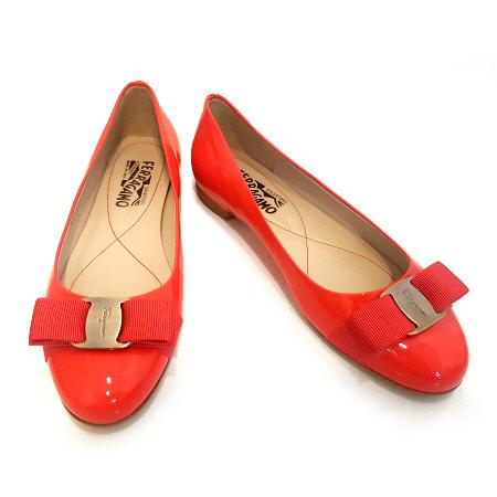 Ferragamo(��󰡸�) �ٸ��� VARINA �챸 ���̴�Ʈ ���� �ٶ� ��� �÷� ���� [������û��] �̹���2 - ���̺��� �߰���ǰ