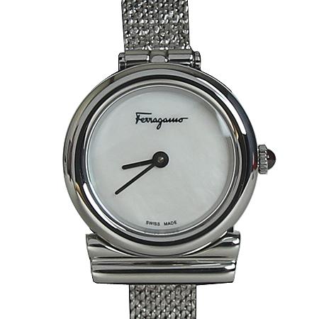 ��󰡸� ��ġ�� �����ð�