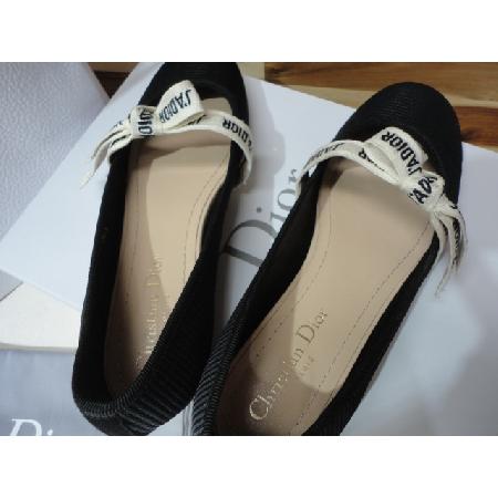Dior(ũ����î���) �� ���� �߷����� S22U �÷����� �̹���4 - ���̺��� �߰���ǰ