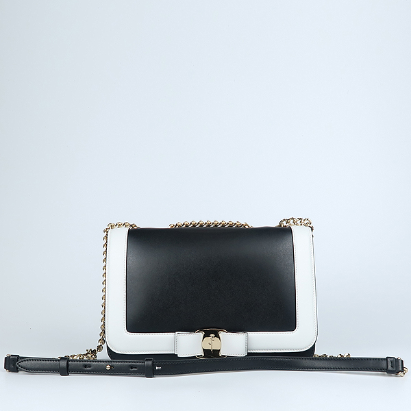 ��󰡸� �ٶ� �����